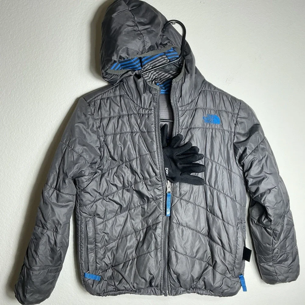 The North Face Puffer Jacket Boys S 7/8 Reversible Gray Blue Hooded Head Gloves